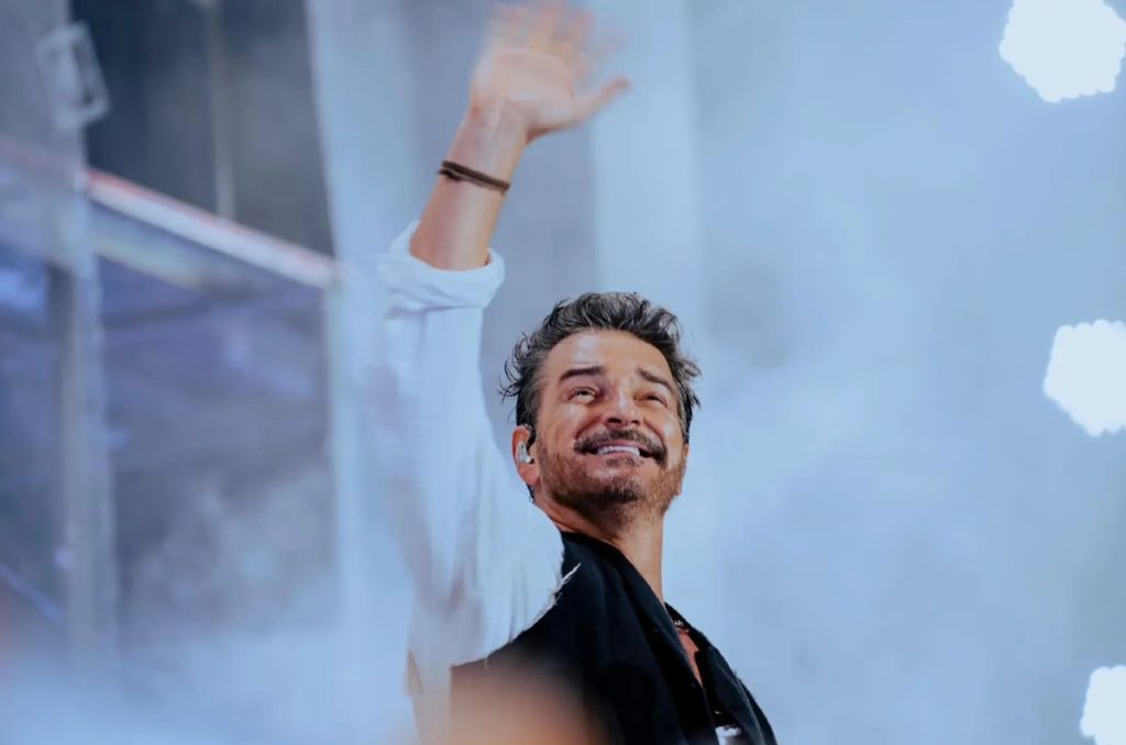 Ricardo Arjona se retira de los escenarios “tendré que desaparecer”