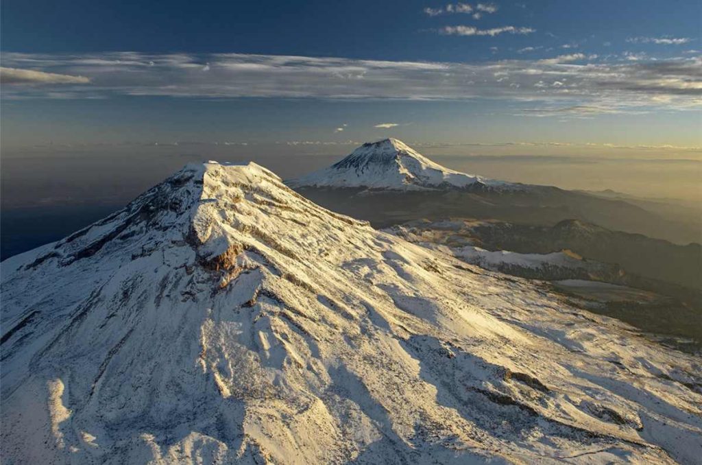 Vista de los dos volcanes mas grandes de México