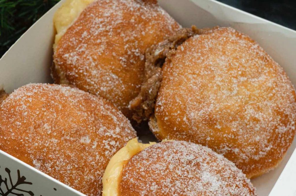 Lánzate a probar estas donas portuguesas rellenas de avellana ¡Que deli!