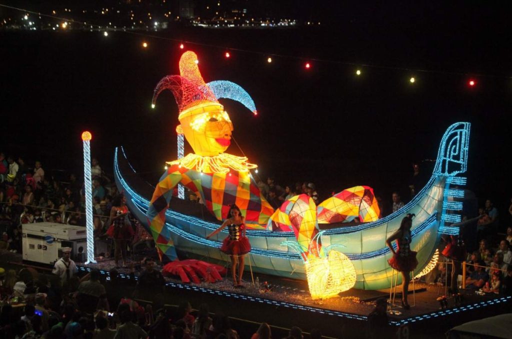 Los carnavales de México cerca del mar