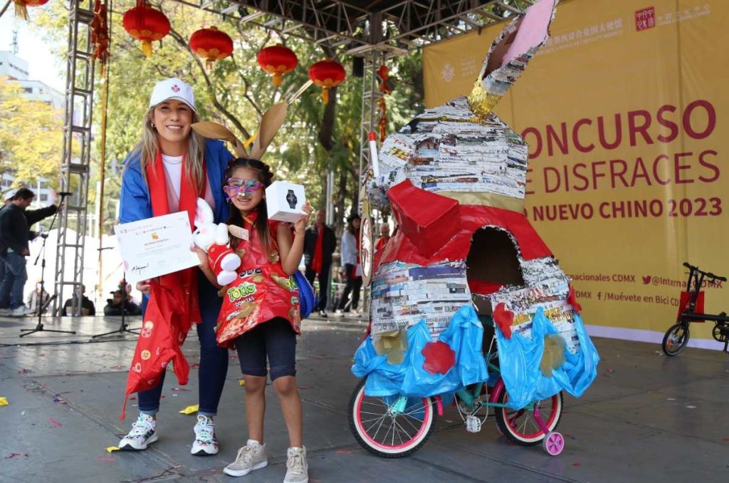 concurso de disfraces Año Nuevo Chino