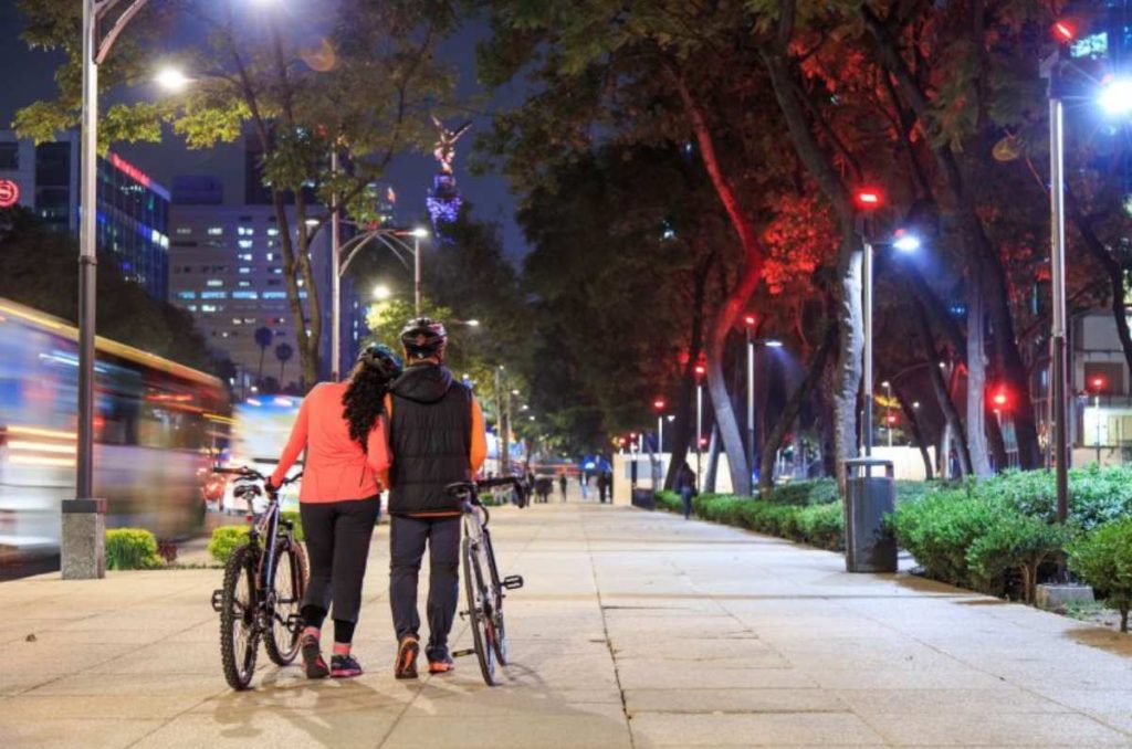 paseo nocturno San Valentín 2024