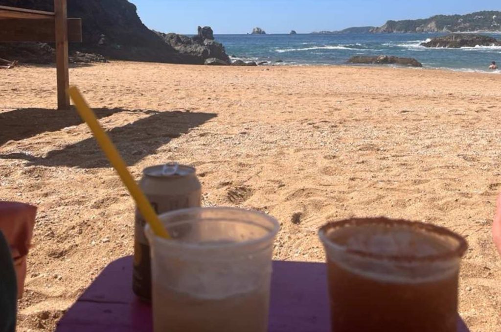 Playa nudista en el Estado de Oaxaca