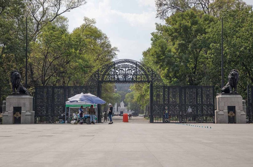 Reabren acceso a Chapultepec por Puerta de los Leones