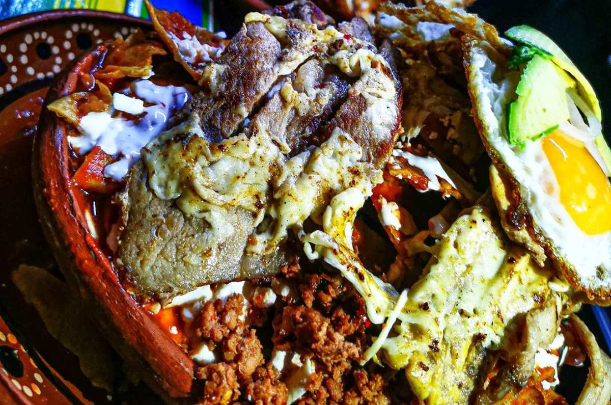solo-para-valientes-gana-500-si-logras-comer-estos-chilaquiles-gigantes-de-toluca-3