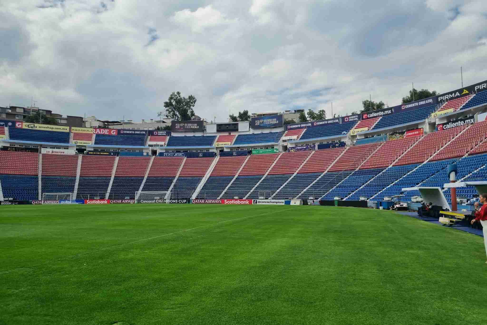 El estadio luciendo publicidad del América. Foto: Facebook (Nación Azul)
