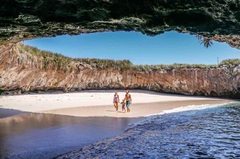 La Playa del Amor esta en Nayarit, México