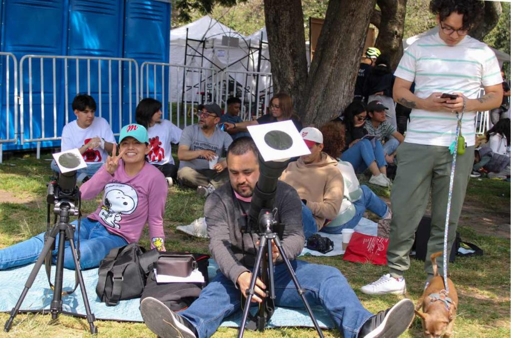 picnic para ver el eclipse unam