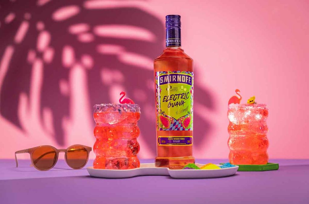 Smirnoff Electric Guava: un vodka que fusiona la guayaba y un toque de jengibre. Conoce la bebida más cool de la primavera