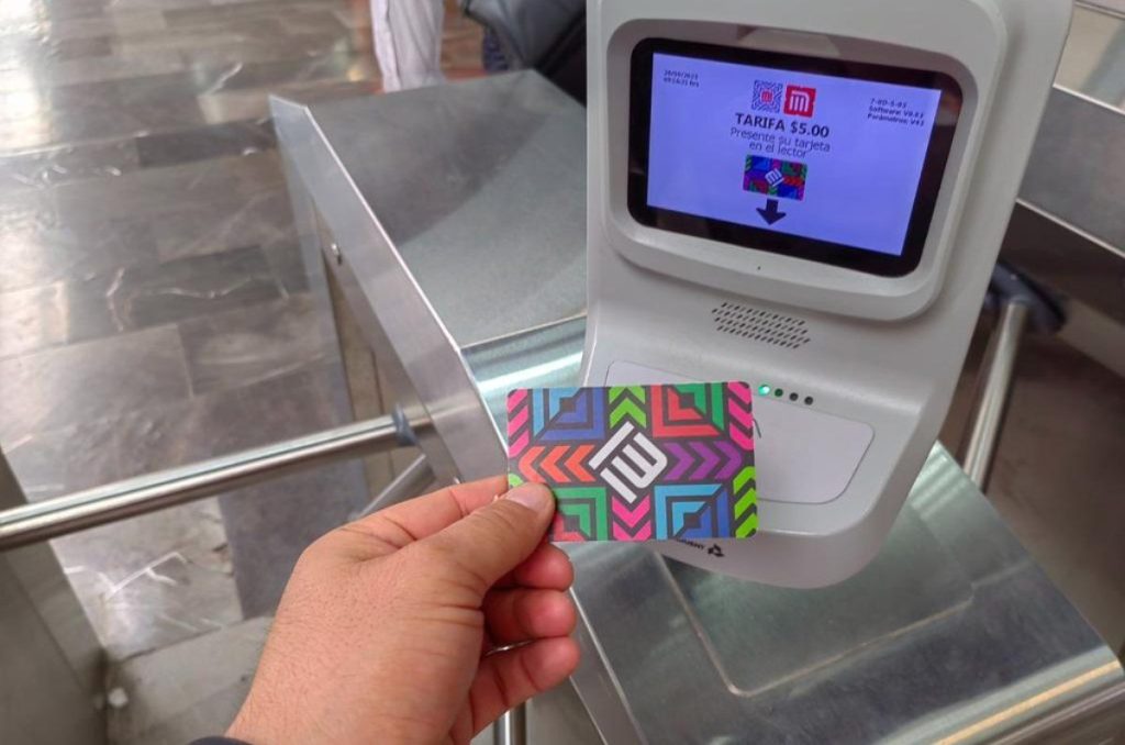 Ingreso al metro con tarjeta de movilidad