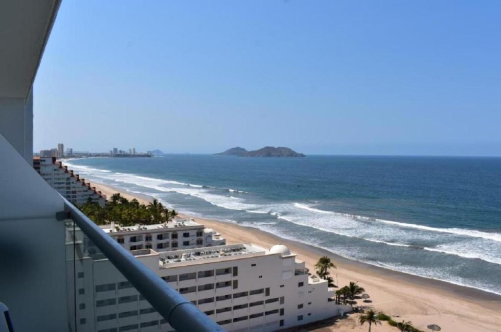 traveller-review-award-mazatlan-playa