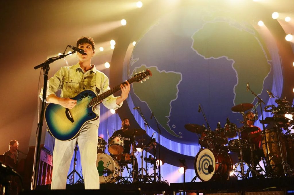 Vampire Weekend nuevo álbum Only God Was Above Us