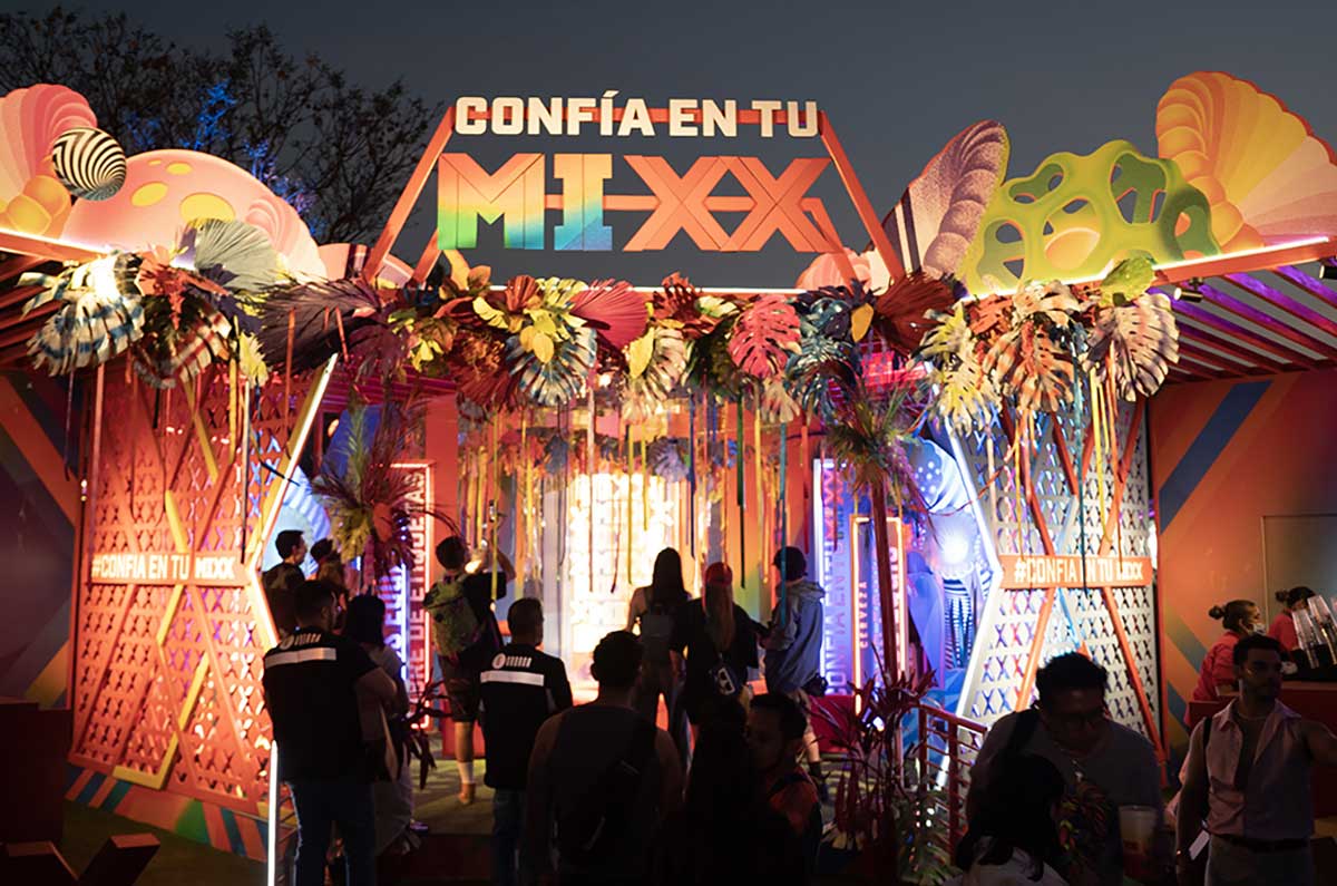 Descubre tu MIXX en EDC con Dos Equis y vive una experiencia personalizada con actividades exclusivas: desde fotos a brazaletes.