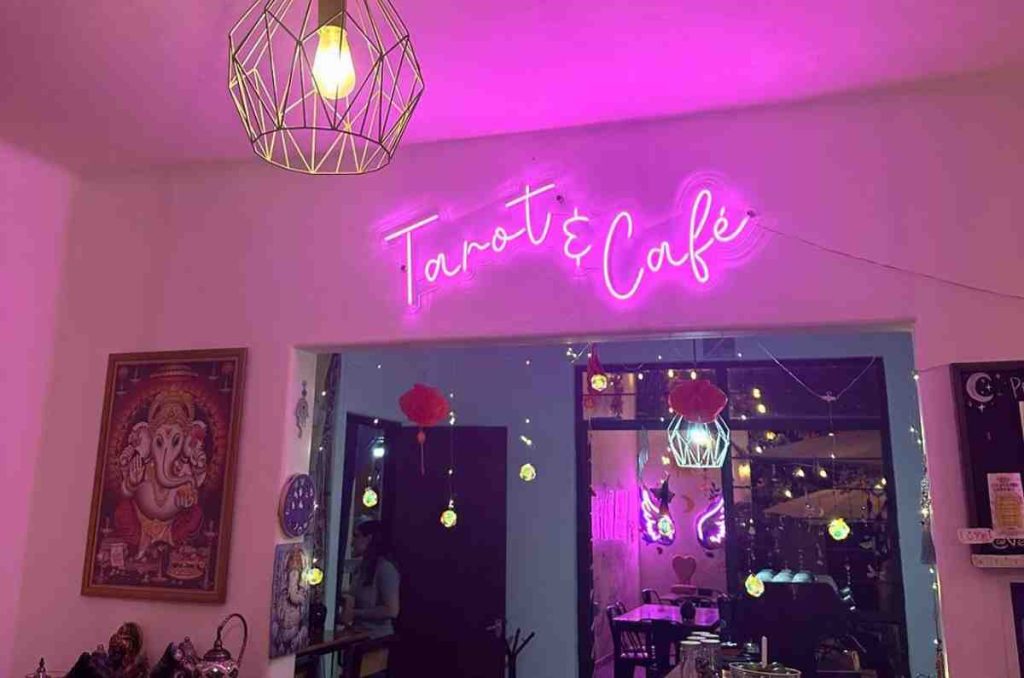 Casa Tarot y Café donde en cada taza se esconde tu futuro