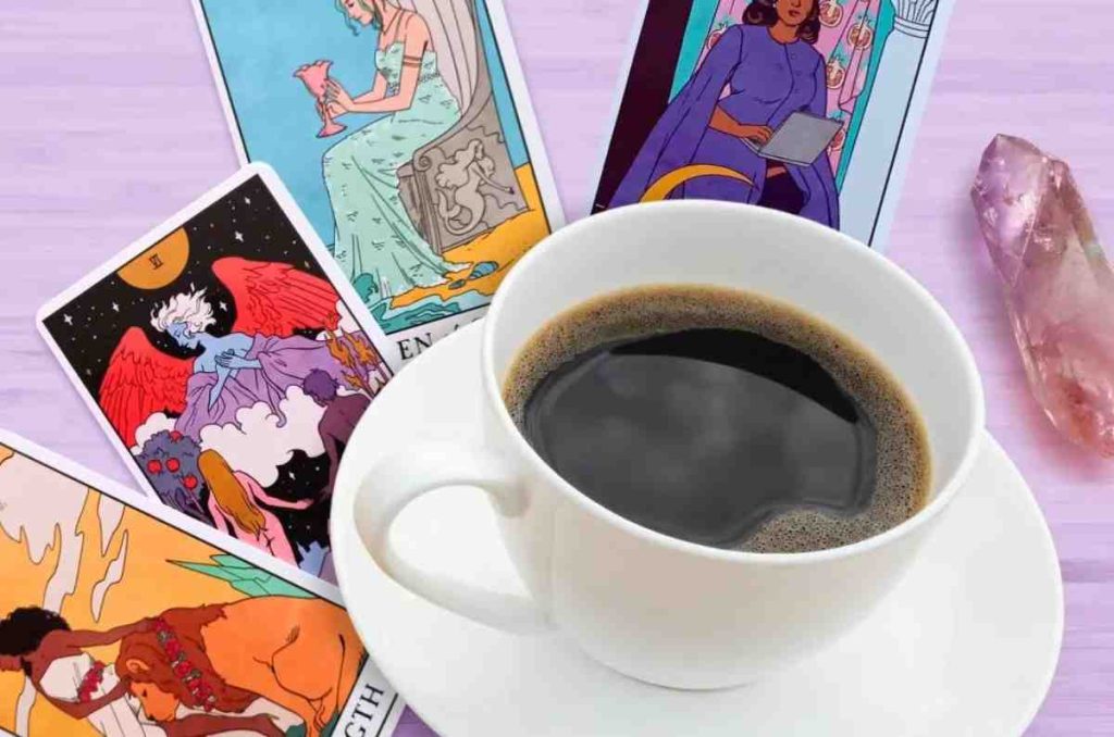 Donde la magia del café se entrelaza con el misterio del tarot en Casa Tarot y Café.