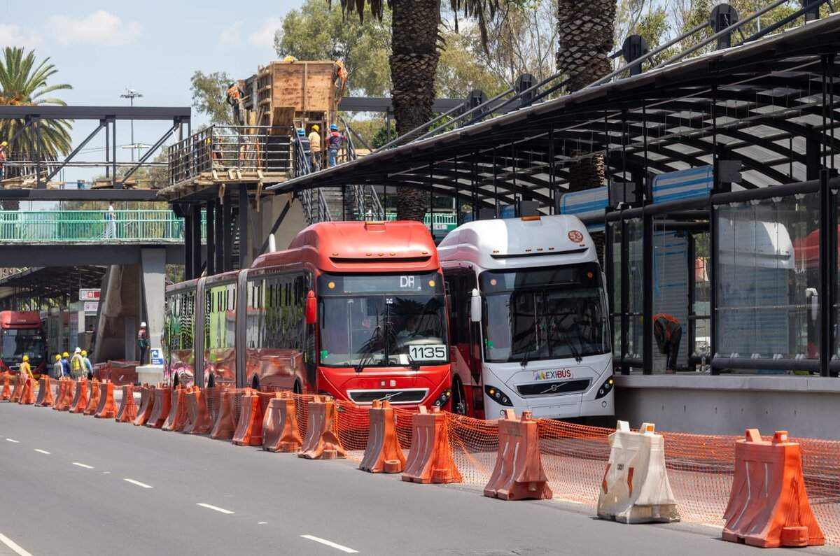 Metrobús y Mexibús. Foto: Víctor Alvarado 