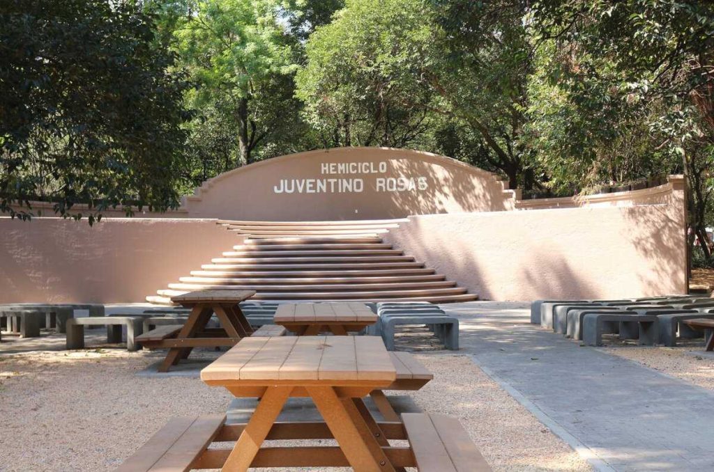 Zona de picnic en el Hemiciclo Juventino Rosas de CDMX