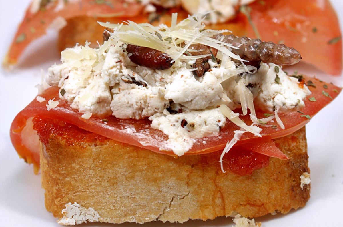 pizza-de-insectos-mercado-de-san-juan-2