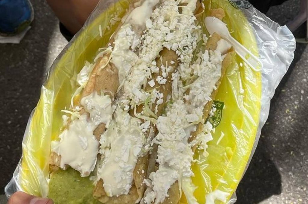 Reto de las 21 flautas ¡Gánate $400 por comer rico en La Flauta!