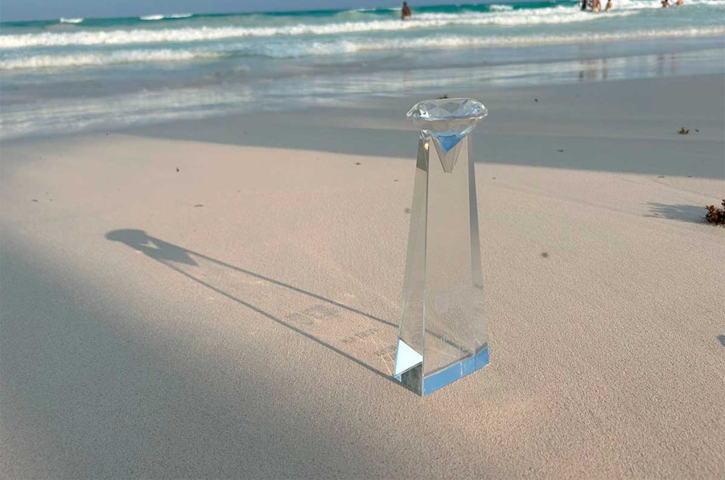 Mía Beach Club en Tulum celebra su victoria en los prestigiosos premios America Best of Best Awards