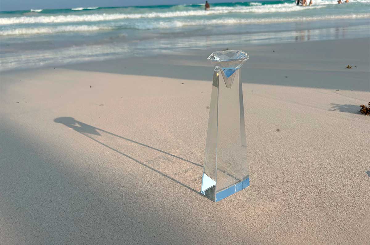 Mía Beach Club en Tulum celebra su victoria en los prestigiosos premios America Best of Best Awards