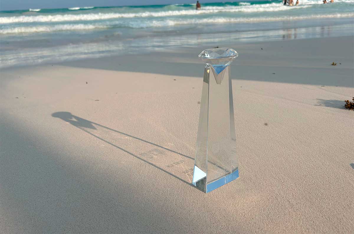 Mía Beach Club en Tulum celebra su victoria en los prestigiosos premios America Best of Best Awards