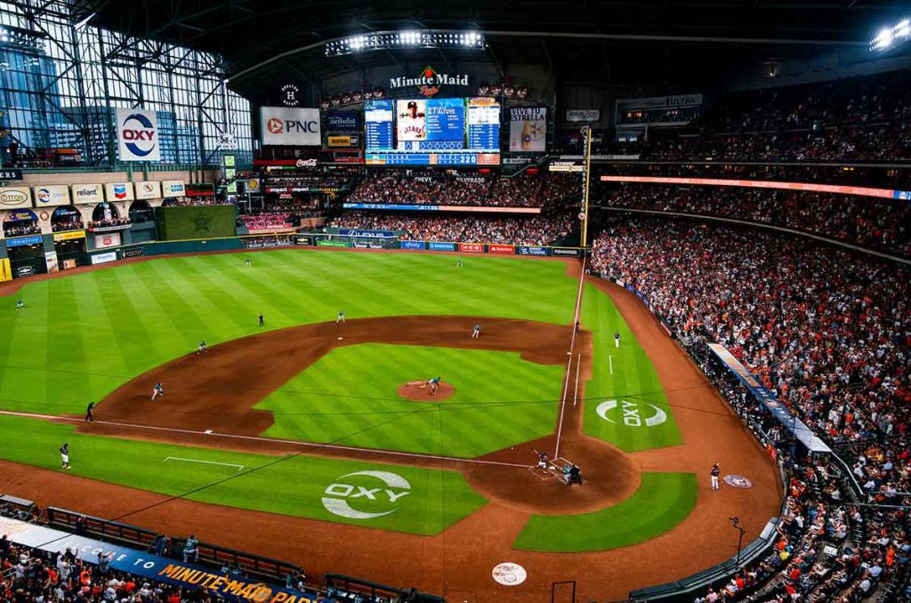 ¡Viaja a Houston, disfruta del béisbol de los Astros y descubre una ciudad llena de cultura, gastronomía y atracciones para toda la familia!