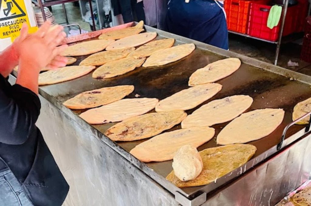 ¿Con antojo? Éntrale a los Huaraches La Chiquita ¡Aquí todo lo que debes conocer!