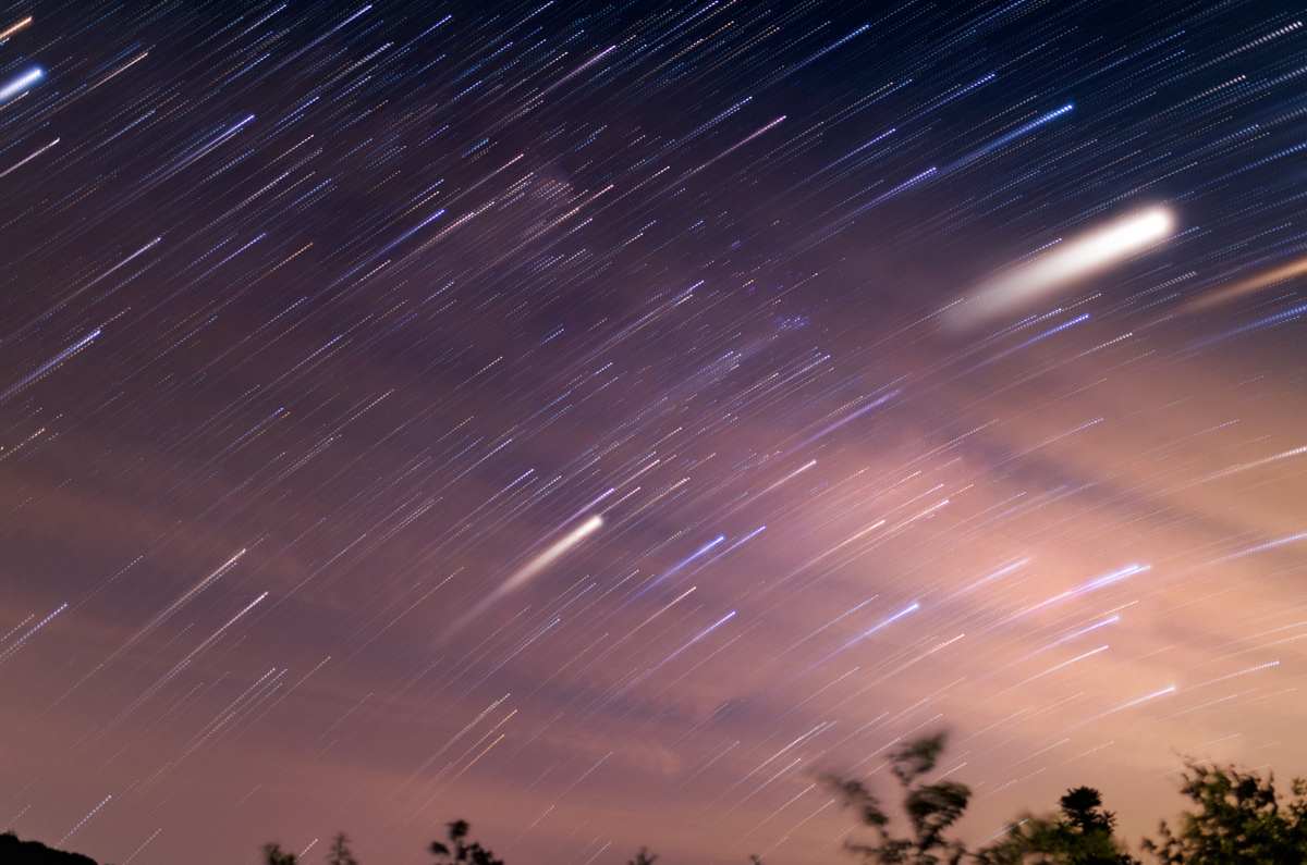 Habrá lluvia de estrellas en abril ¡Podrás observarlas a simple vista!