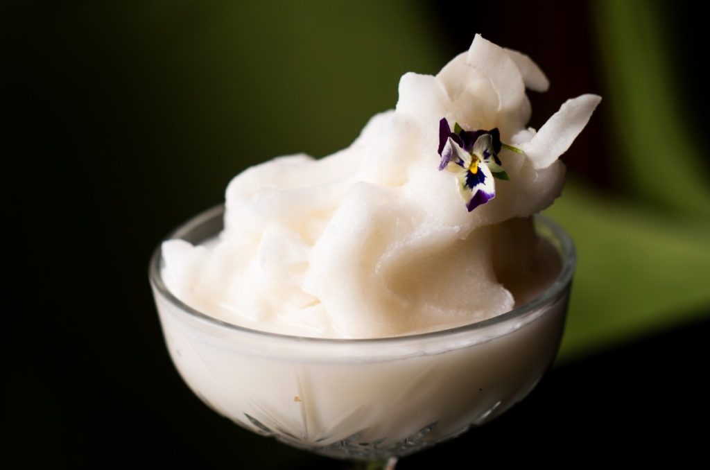 Estos son los cócteles de primavera que ofrece Arango Cocina de Raíces ¡La terraza más fascinante de la Colonia Tabacalera!