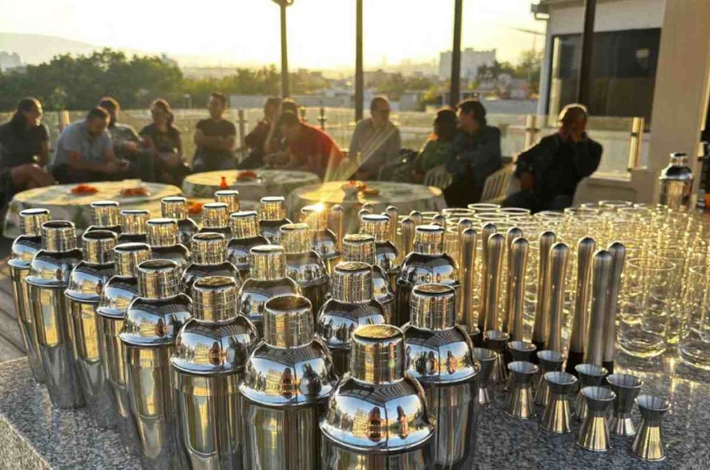 Lánzate a este Taller de Mixología con tus amigos