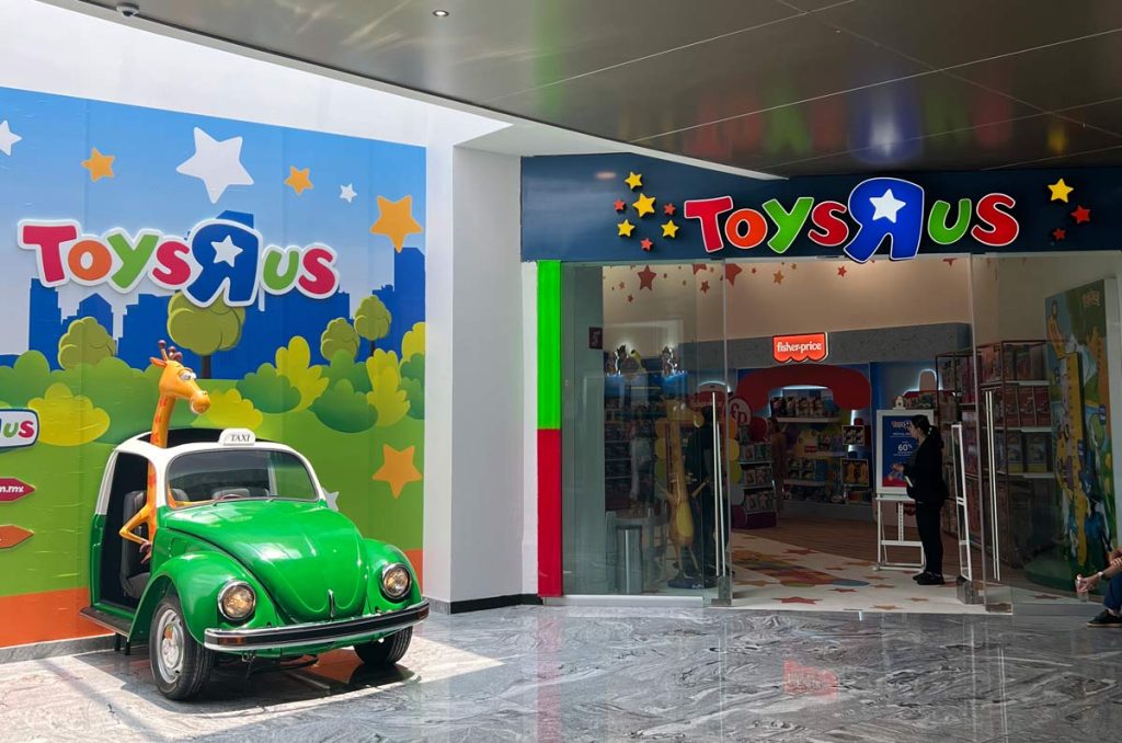 ¡Toys R Us abrió su segunda juguetería y está llena de diversión! Ve y conócela 🤩