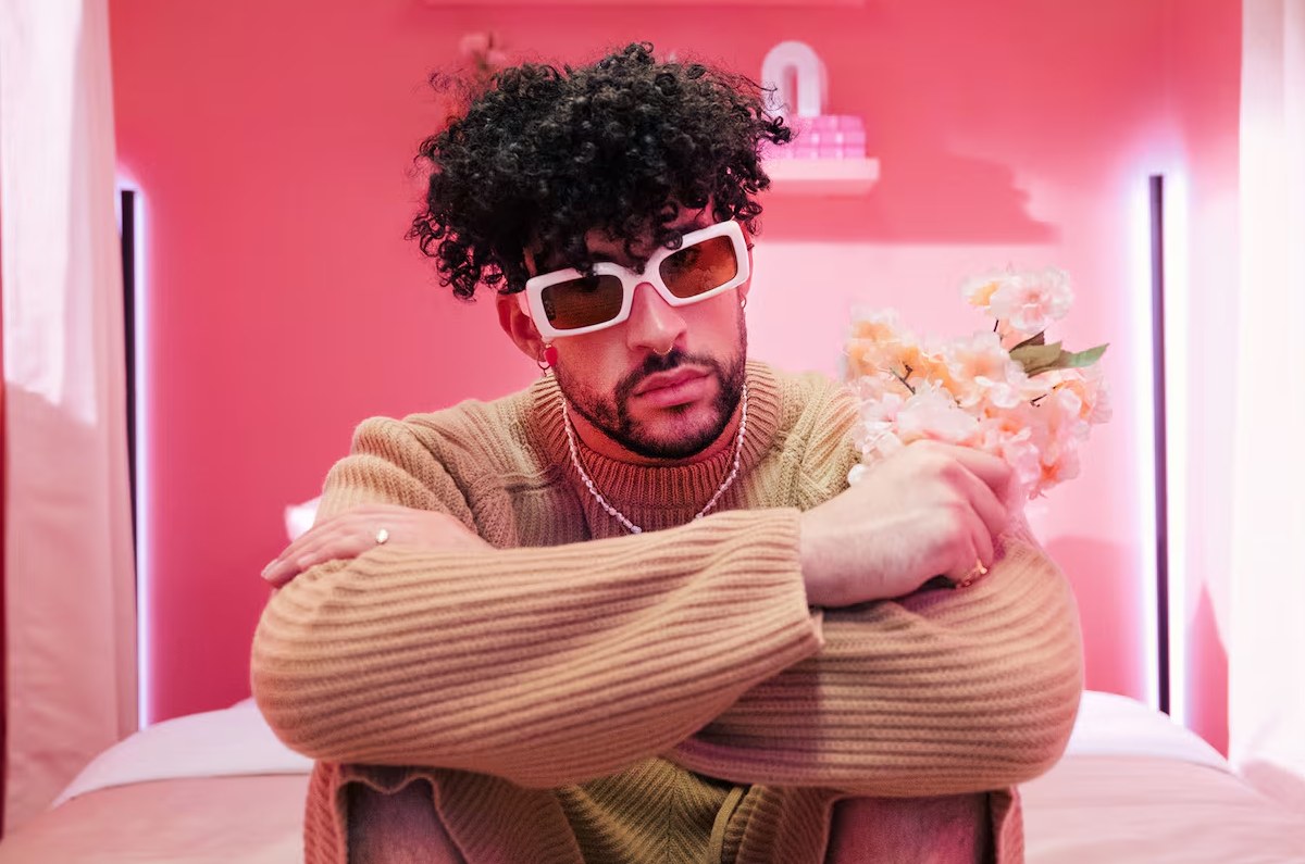 ¡Bad Bunny introduce disco en el Top 100 de mejores de la historia!
