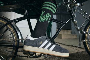 Adidas y Korn lanzan nueva colección de sneakers y ropa