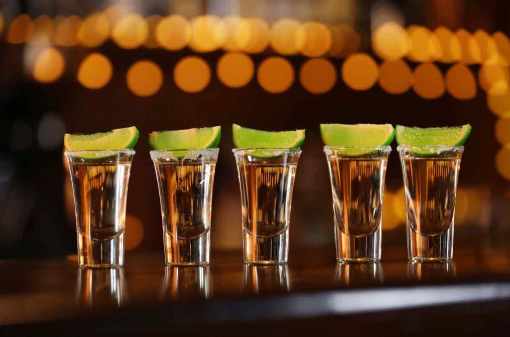 Estás son las marcas que si son tequila, según la profeco