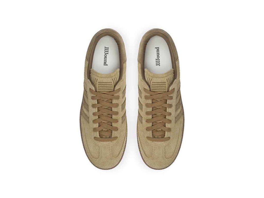 Adidas Originals y JJJJound presentan su más reciente colaboración inspirada en la estética futbolística.