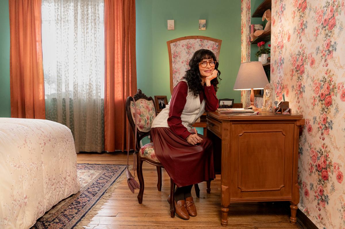 airbnb-bettys-desk