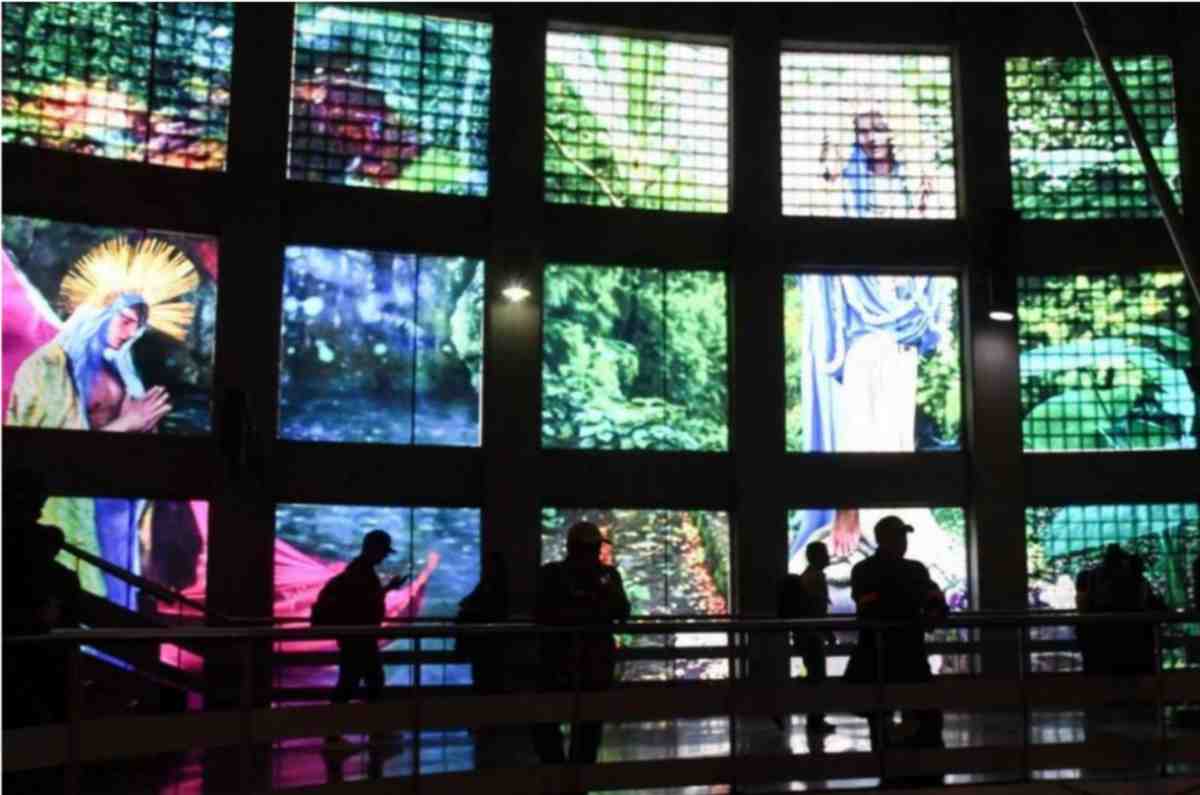 david-lachapelle-interviene-metro-san-lazaro-en-la-cdmx