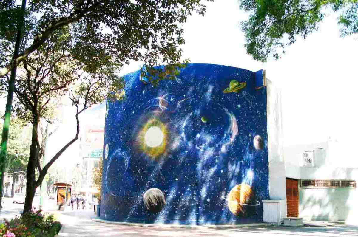 15. Visita el Planetario Joaquín Gallo en el Parque de los Venados