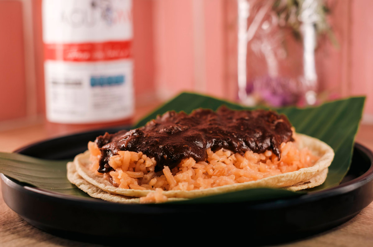 taco-de-mole-la-cochinita-de-la-esquina-tiene-los-mejores-platillos-de-cochinita-de-la-cdmx