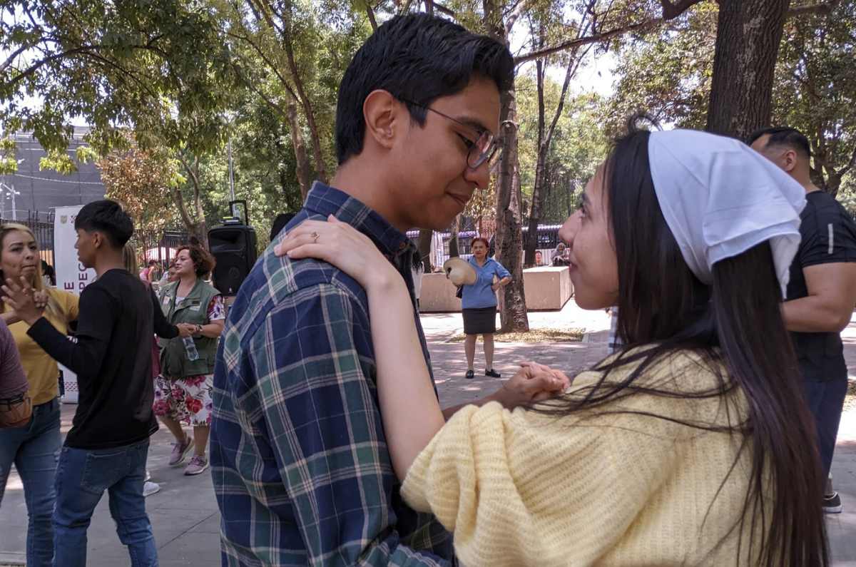 Participa en esta clase de salsa navideña gratis en el IPN