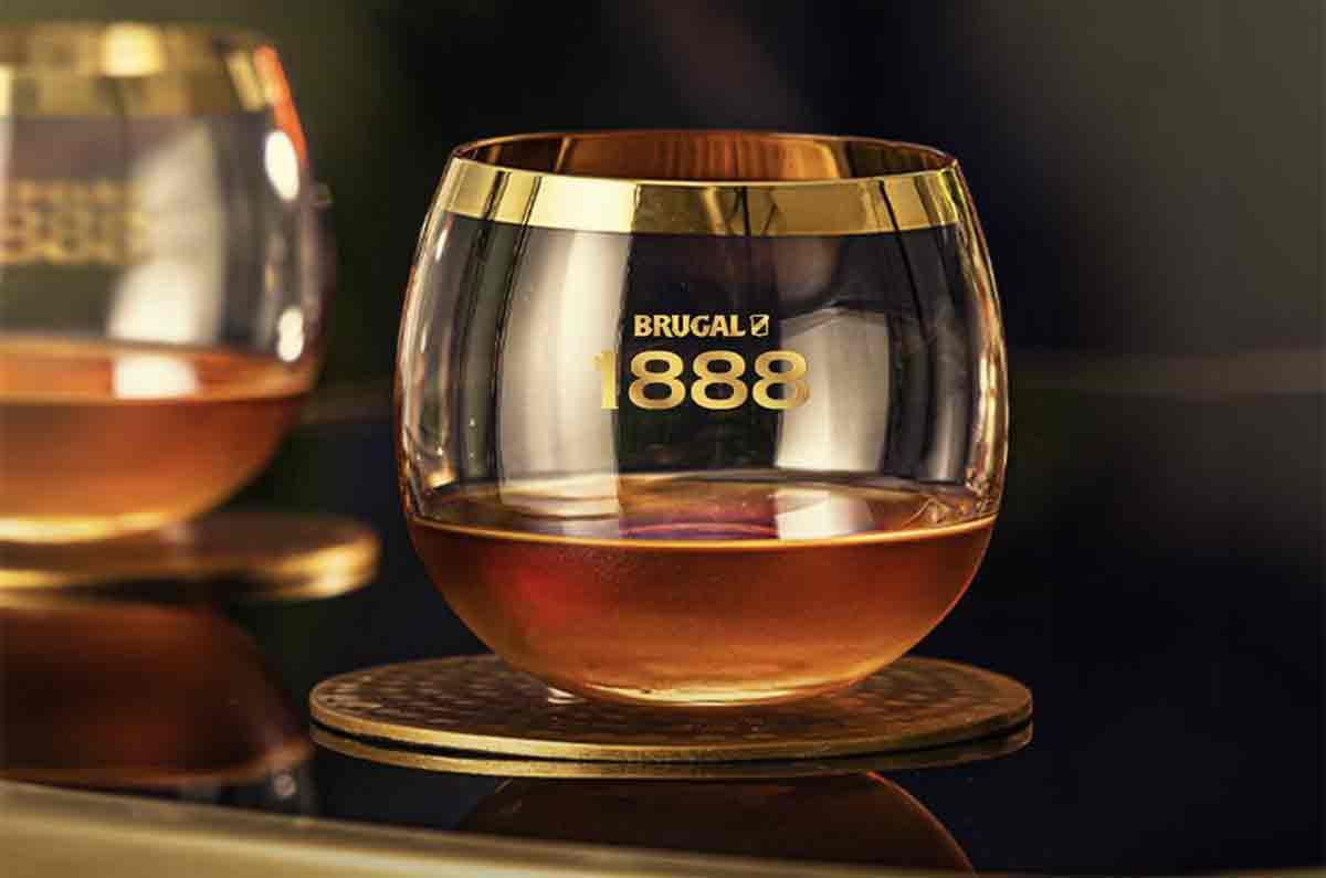 ¡Brinda por el Día Mundial del Ron con Brugal 1888!