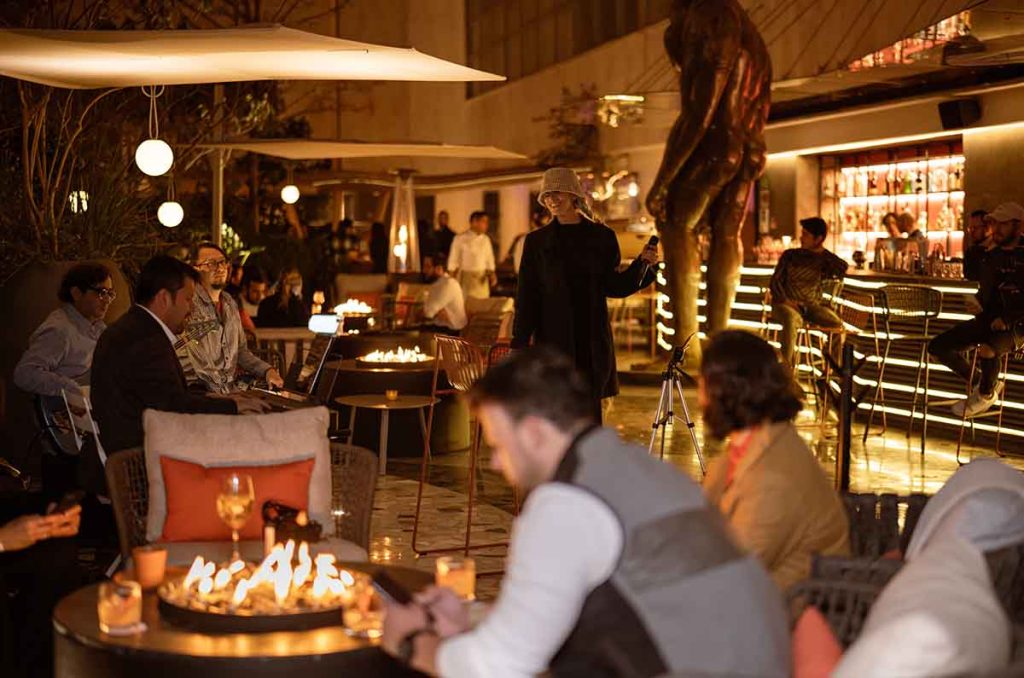 ¡Disfruta del Mes del Ron en Mondrian Mexico City! Con cócteles deliciosos, música en vivo, promociones especiales y mucho más