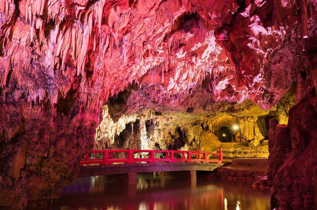 Estos festivales en Japón te ofrecen la oportunidad de explorar el arte japonés en entornos naturales impresionantes.