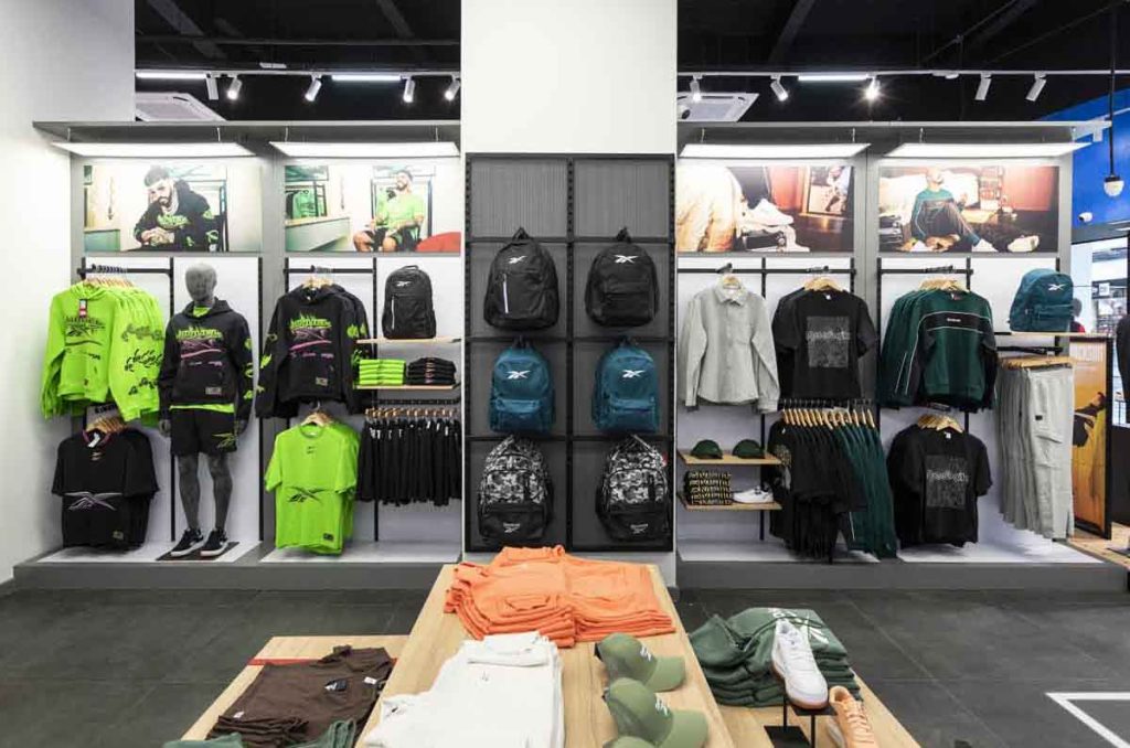 Reebok ha llegado a Mundo E para ofrecer una experiencia de compra única y completa.
