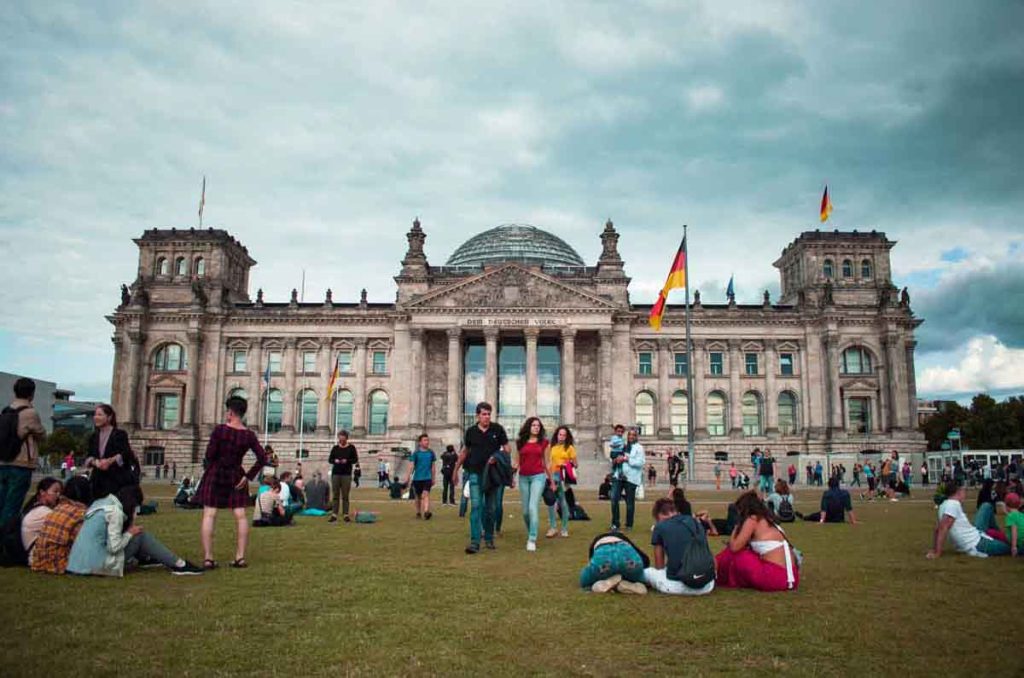 Berlín se prepara para celebrar un año lleno de eventos y conmemoraciones. Con la celebración del 35º aniversario de la caída del Muro de Berlín
