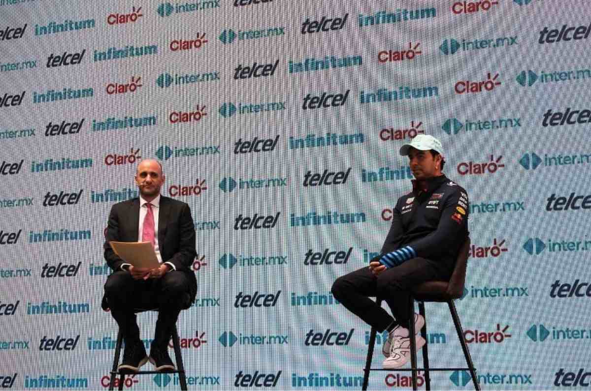 checo-perez-presenta-su-casco-1