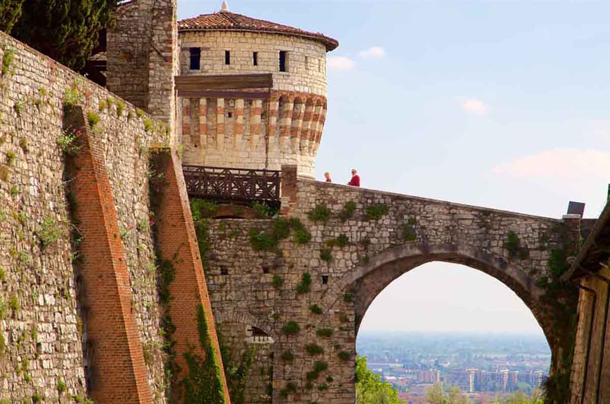 Expedia Unpack 25: Tendencias de viajes 2025: comida cool, hoteles y destinos
