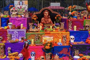 ¿Cuánto cuesta armar tu ofrenda? Vamos de compras al Mercado de Jamaica