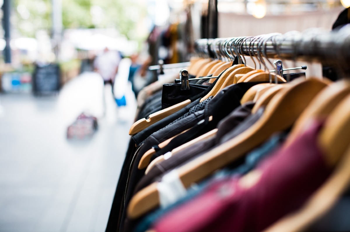 hangers-pexels
